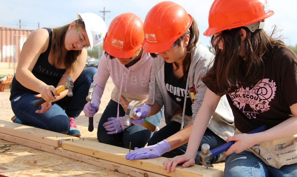 gvc girl scouts hammering nails