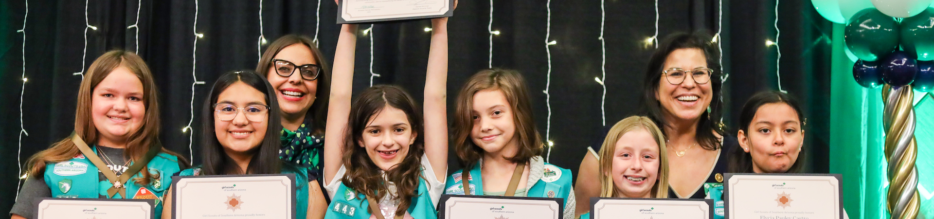  girl scout bronze recipients with ceo and board chair 